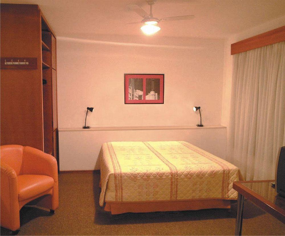 Collins Trade Hotel Porto Alegre Buitenkant foto