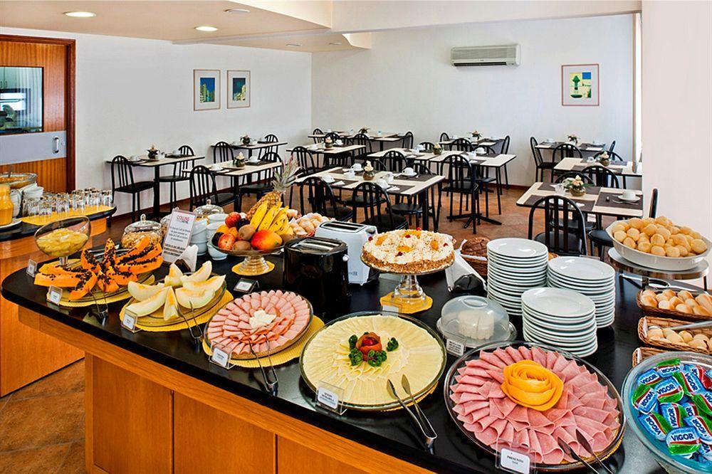 Collins Trade Hotel Porto Alegre Buitenkant foto