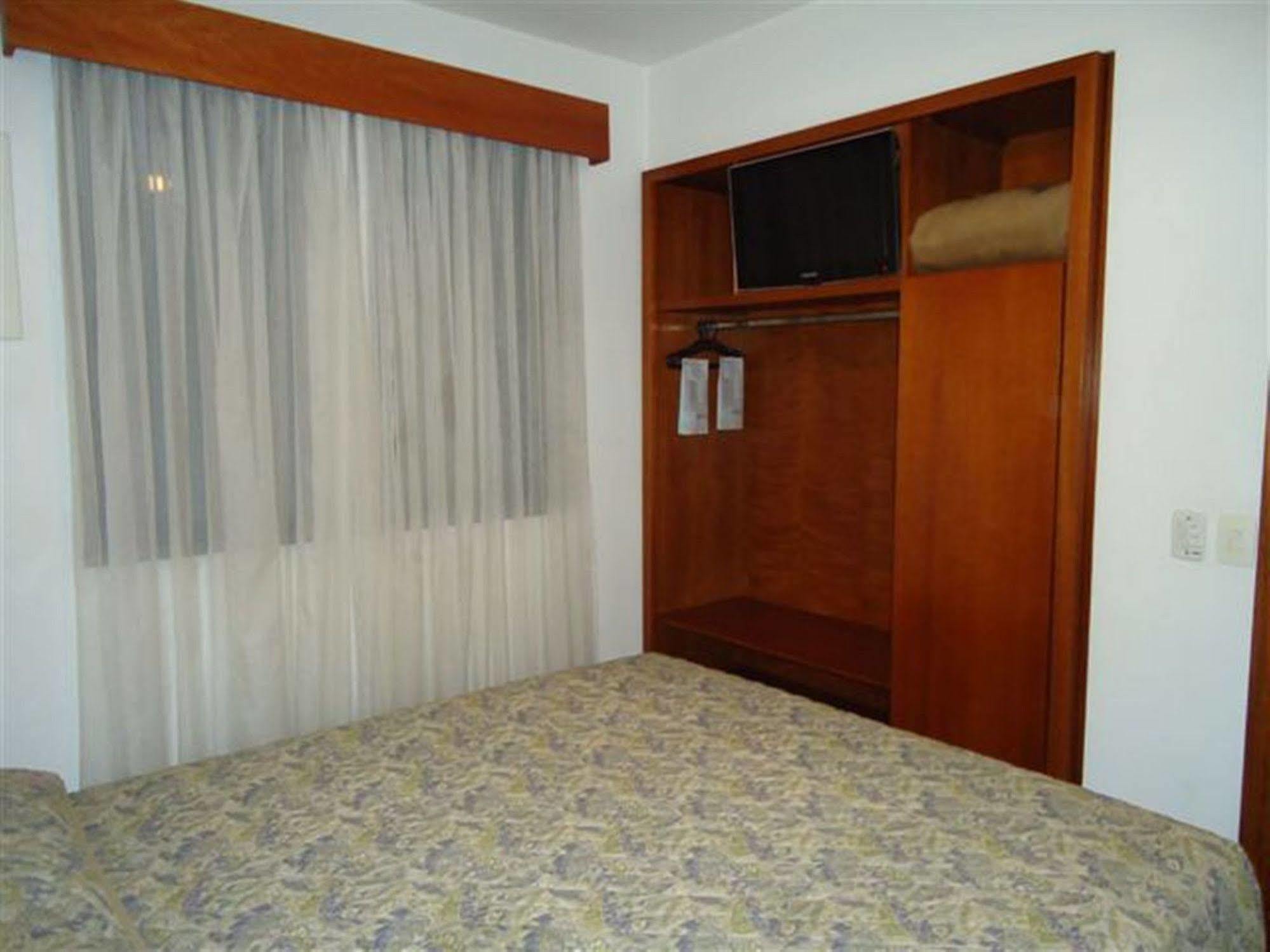 Collins Trade Hotel Porto Alegre Buitenkant foto