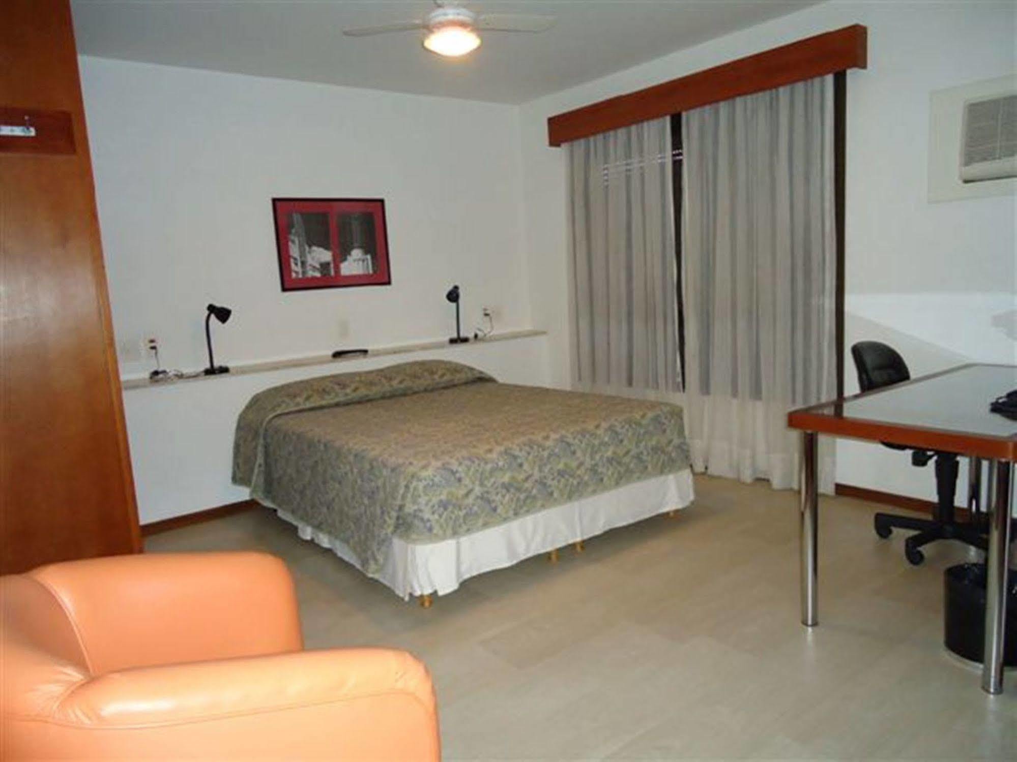 Collins Trade Hotel Porto Alegre Buitenkant foto