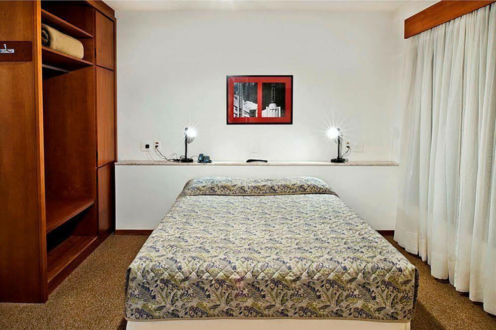 Collins Trade Hotel Porto Alegre Buitenkant foto